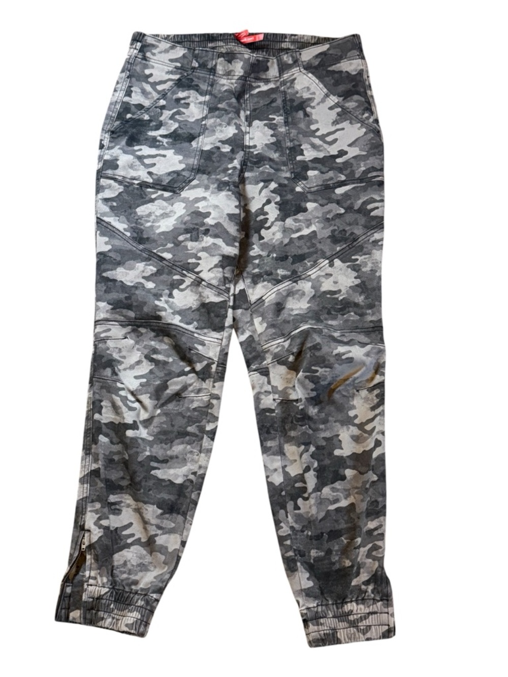 Spanx Women’s Stretch Twill Cargo Jogger Pants. Black and Gray Camo- Size XL
